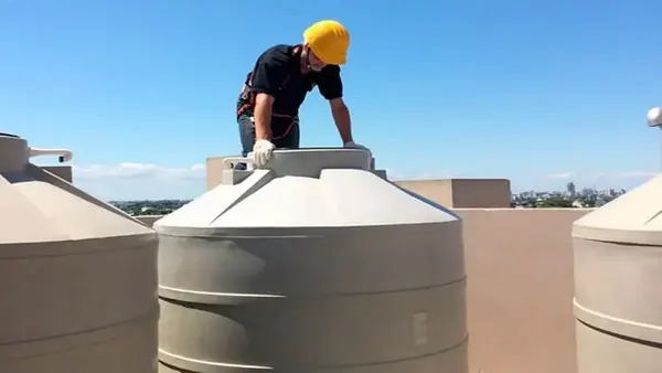 تنظيف الخزانات
